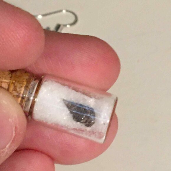 ๐ Mini Seashell Bottle Earrings โ Beach-Inspired Ocean Jewelry ๐ - Picture 2 of 3